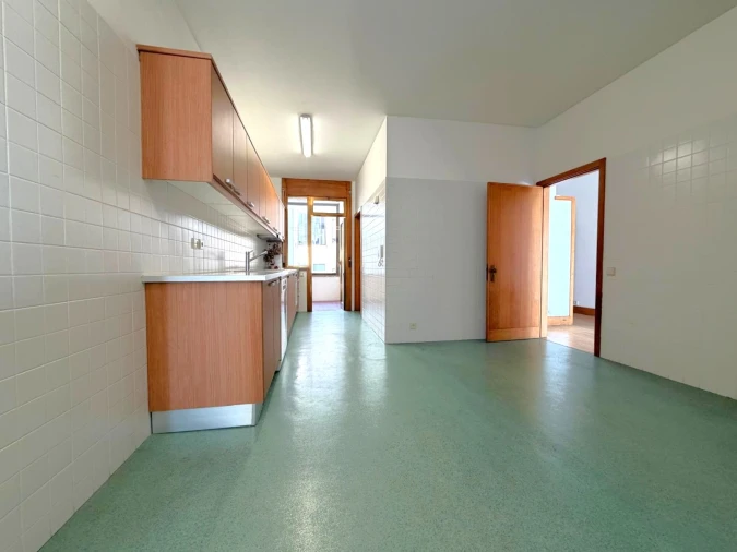 Apartamento T4 para Arrendamento em Aldoar, Foz do Douro e Nevogilde Foto 16