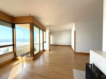 Apartamento T4 para Venda em Aldoar, Foz do Douro e Nevogilde