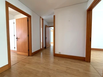 Apartamento T4 para Venda em Aldoar, Foz do Douro e Nevogilde