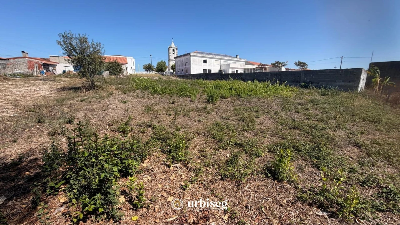 Terreno para Venda em Lavos Foto 1