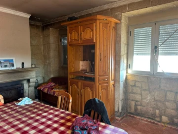 Moradia T3 para Venda em Castro Laboreiro e Lamas de Mouro