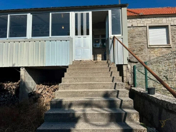 Moradia T3 para Venda em Castro Laboreiro e Lamas de Mouro