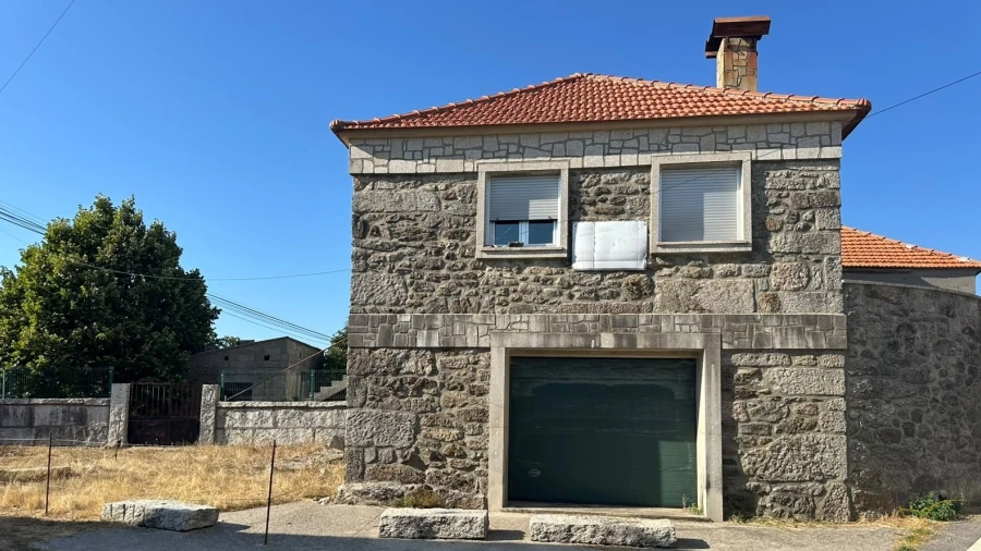 Moradia T3 para Venda em Castro Laboreiro e Lamas de Mouro