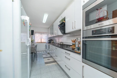 Apartamento T3 para Venda em Laranjeiro e Feijó