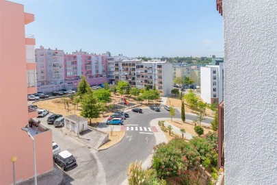 Apartamento T3 para Venda em Laranjeiro e Feijó