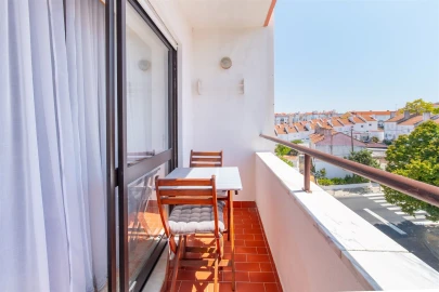 Apartamento T3 para Venda em Laranjeiro e Feijó