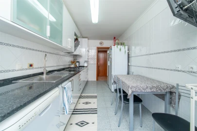 Apartamento T3 para Venda em Laranjeiro e Feijó