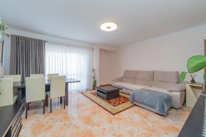 Apartamento T3 para Venda em Laranjeiro e Feijó