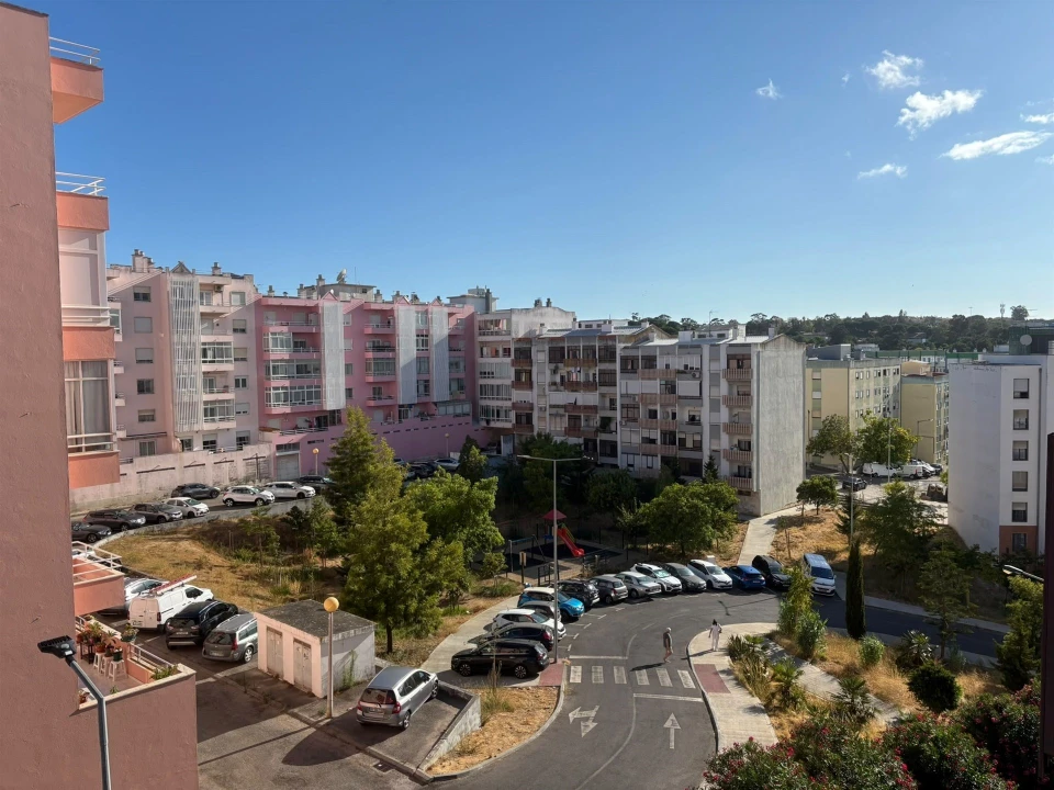 Apartamento T3 para Venda em Laranjeiro e Feijó Foto 1
