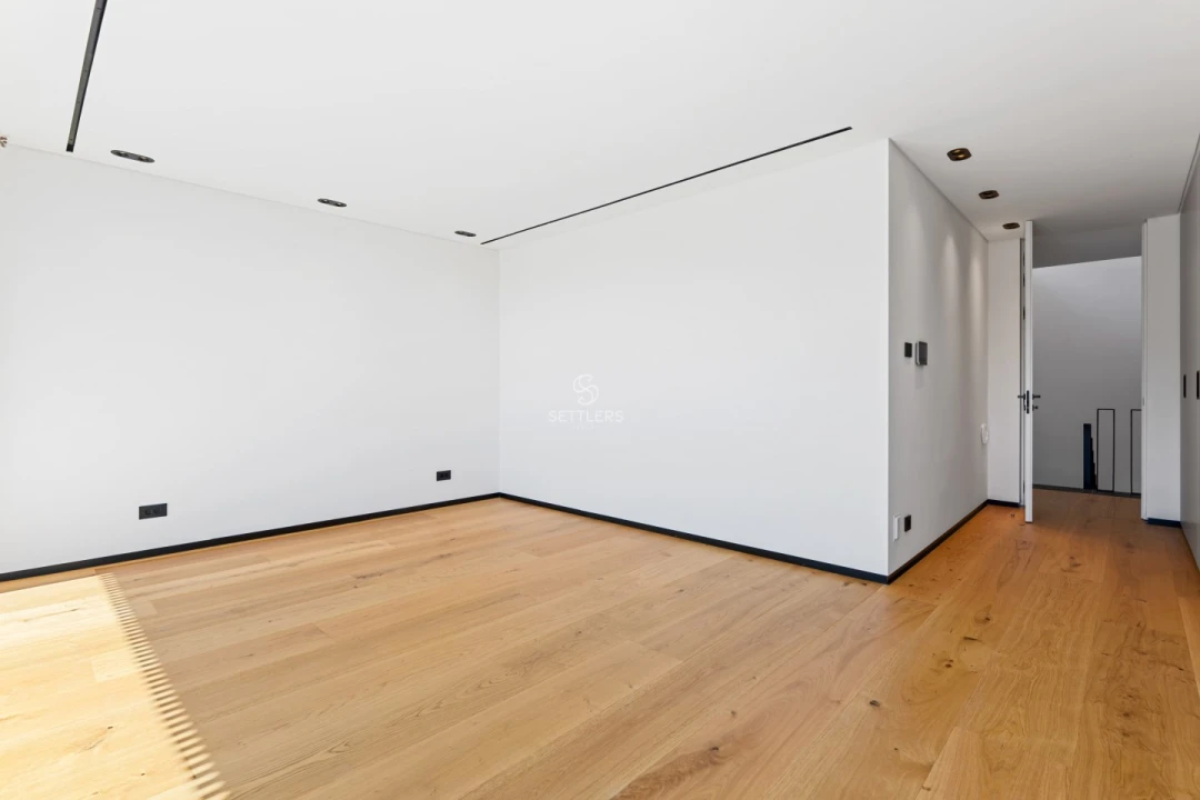 Moradia T5 para Venda em São Domingos de Rana Foto 16