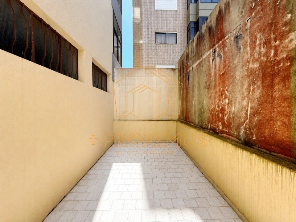 Loja para Venda em Tavarede Foto 9
