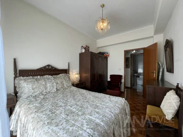 Apartamento T3 para Venda em Repeses e São Salvador