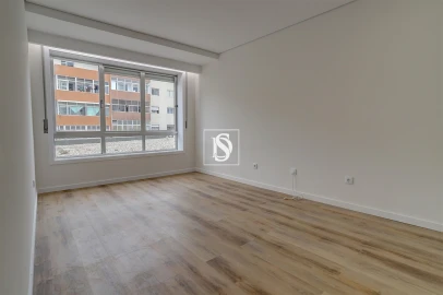 Apartamento T4 para Venda em Póvoa de Varzim, Beiriz e Argivai