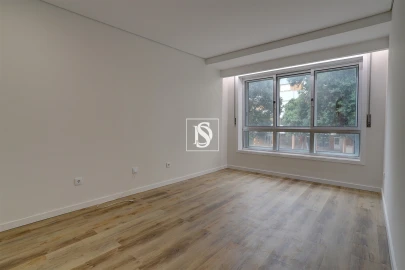 Apartamento T4 para Venda em Póvoa de Varzim, Beiriz e Argivai