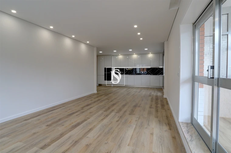 Apartamento T4 para Venda em Póvoa de Varzim, Beiriz e Argivai Foto 4