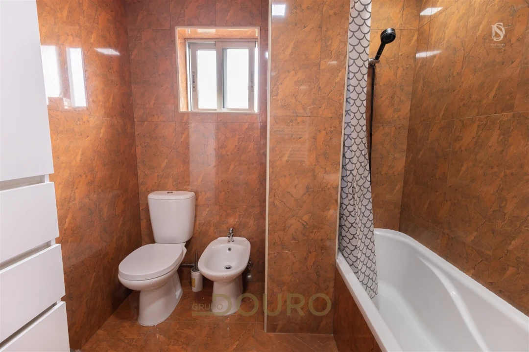 Apartamento T2 para Venda em Pedroso e Seixezelo Foto 16