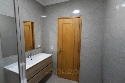 Apartamento T2 para Venda em Sandim, Olival, Lever e Crestuma