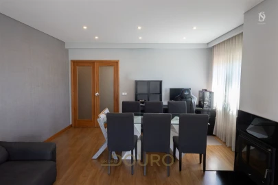 Apartamento T2 para Venda em Sandim, Olival, Lever e Crestuma