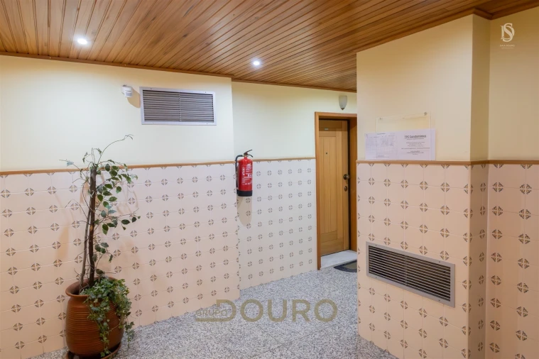 Apartamento T2 para Venda em Sandim, Olival, Lever e Crestuma Foto 25