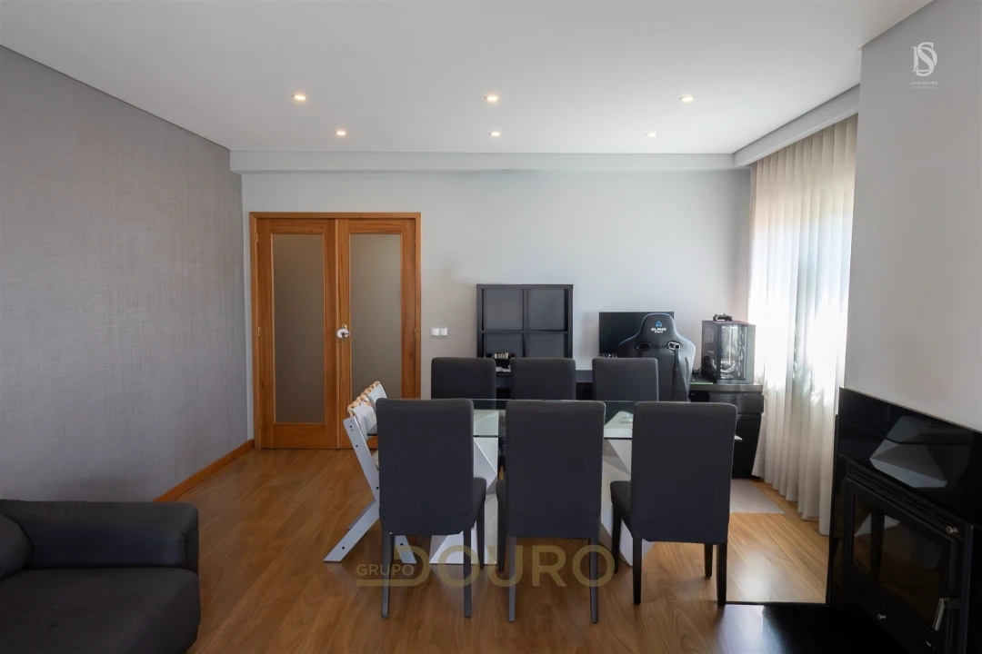 Apartamento T2 para Venda em Sandim, Olival, Lever e Crestuma Foto 2