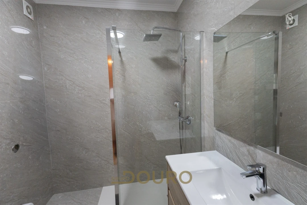 Apartamento T2 para Venda em Sandim, Olival, Lever e Crestuma Foto 13