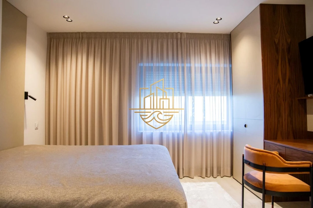 Apartamento T4 para Venda em Paranhos Foto 14