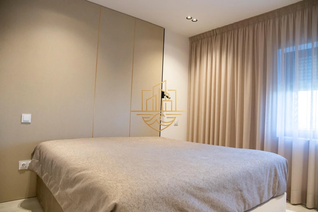 Apartamento T4 para Venda em Paranhos Foto 10