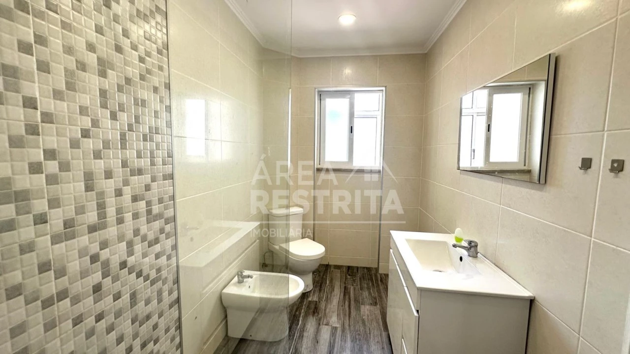 Apartamento T2 para Venda em Seixal, Arrentela e Aldeia de Paio Pires Foto 1