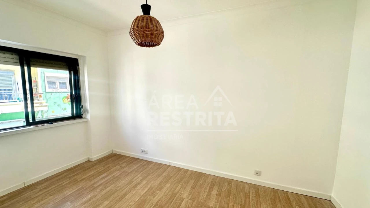 Apartamento T2 para Venda em Seixal, Arrentela e Aldeia de Paio Pires Foto 21