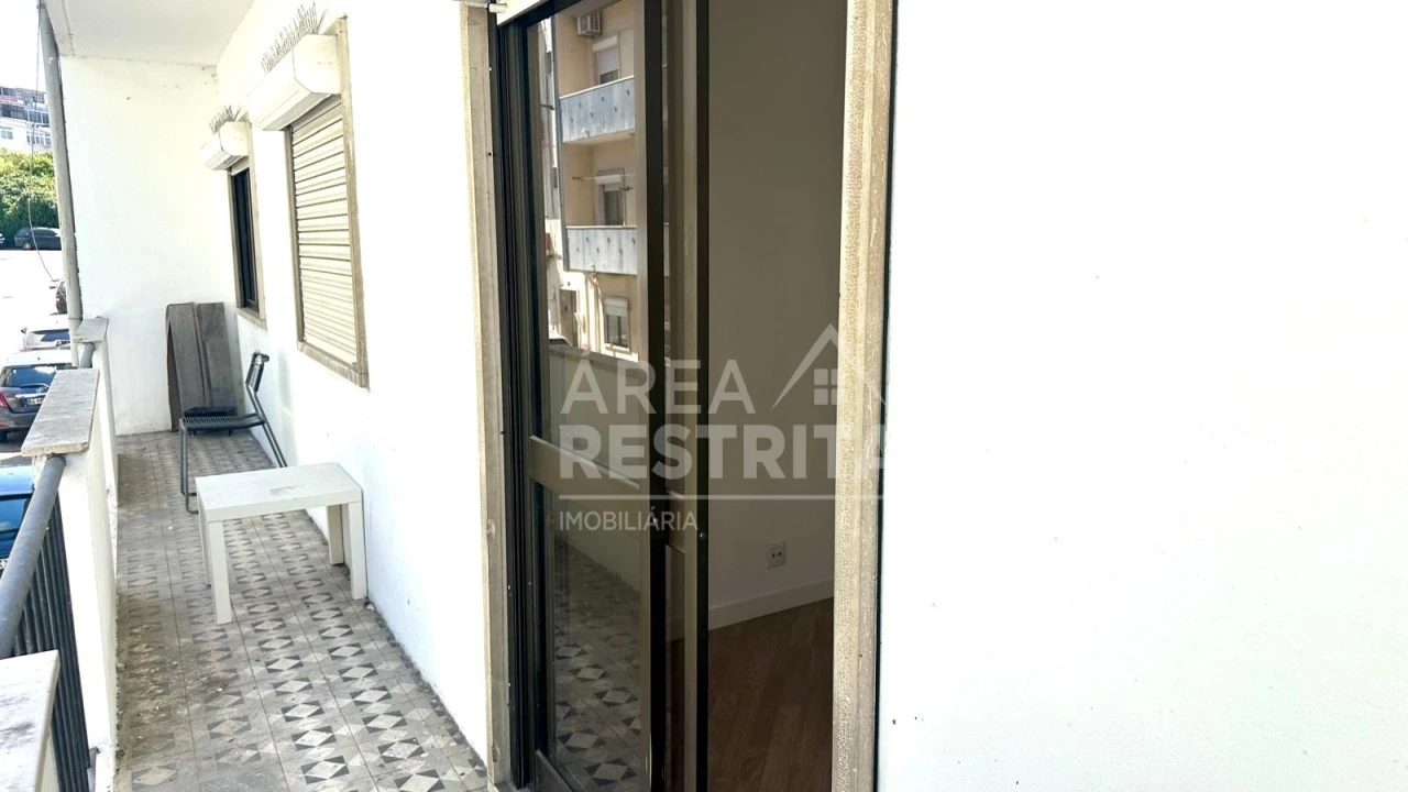 Apartamento T2 para Venda em Seixal, Arrentela e Aldeia de Paio Pires Foto 32