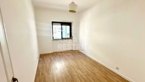 Apartamento T2 para Venda em Seixal, Arrentela e Aldeia de Paio Pires