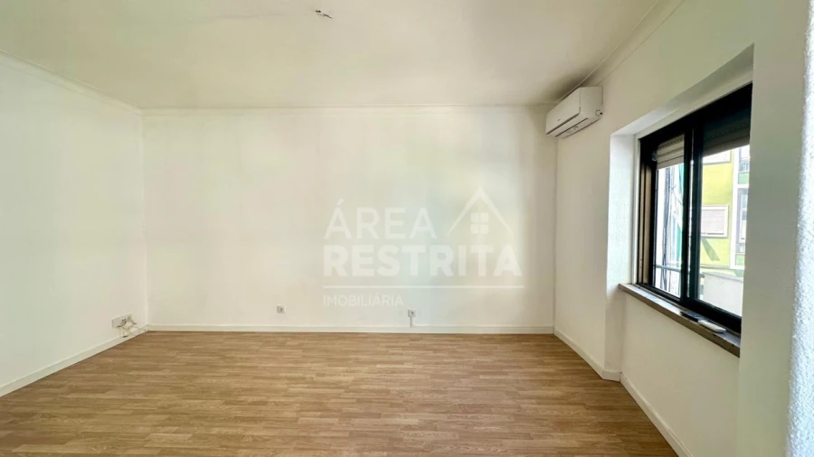 Apartamento T2 para Venda em Seixal, Arrentela e Aldeia de Paio Pires Foto 26