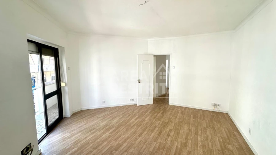 Apartamento T2 para Venda em Seixal, Arrentela e Aldeia de Paio Pires Foto 29