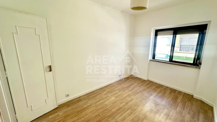 Apartamento T2 para Venda em Seixal, Arrentela e Aldeia de Paio Pires Foto 37