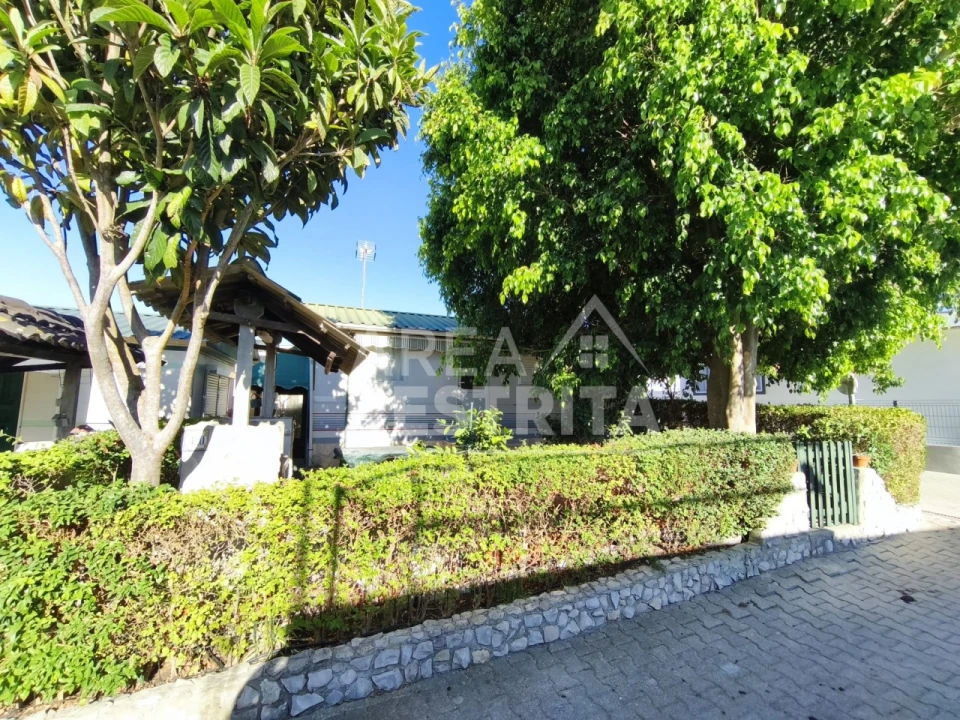 Moradia T3 para Venda em Fernao Ferro Foto 1