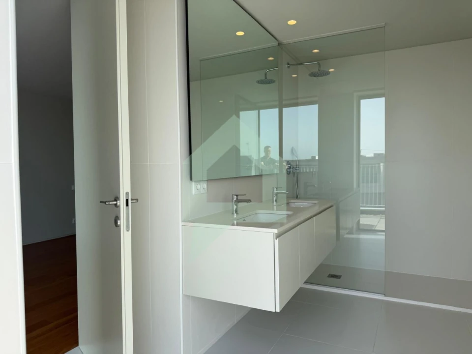 Apartamento T4 para Venda em Barcelinhos Foto 34