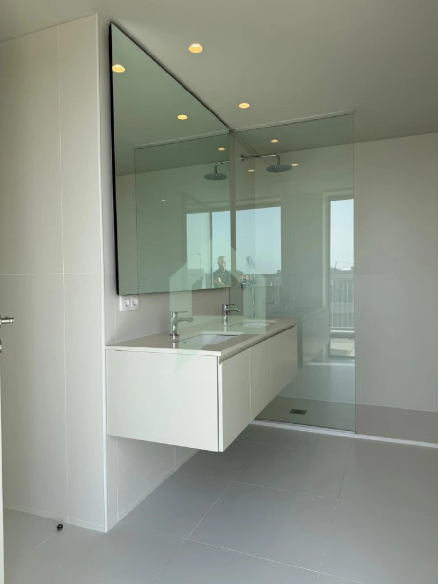 Apartamento T4 para Venda em Barcelinhos Foto 35