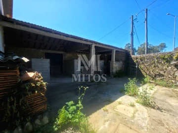 Moradia T3 para Venda em Mazarefes e Vila Fria