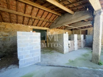 Moradia T3 para Venda em Mazarefes e Vila Fria
