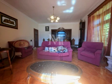 Moradia T3 para Venda em Mazarefes e Vila Fria