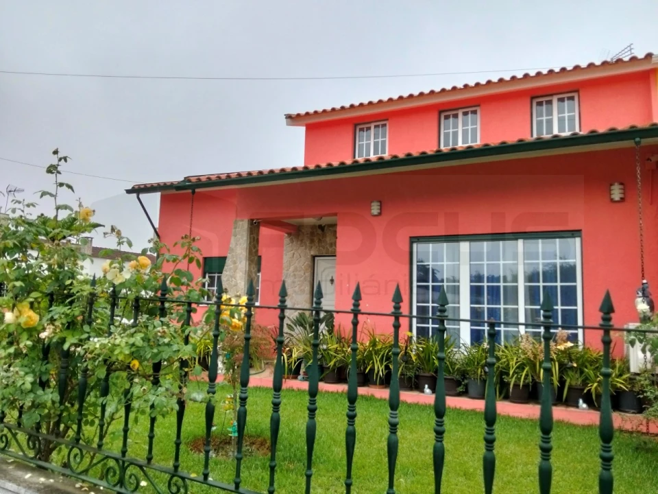 Moradia T3 para Venda em Bustos, Troviscal e Mamarrosa Foto 1