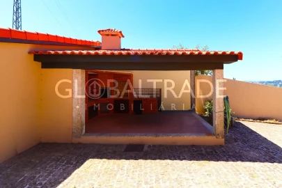 Moradia T5 para Venda em Salvador do Monte