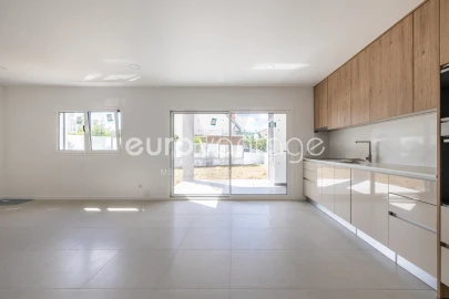 Apartamento T1 para Venda em Leiria, Pousos, Barreira e Cortes