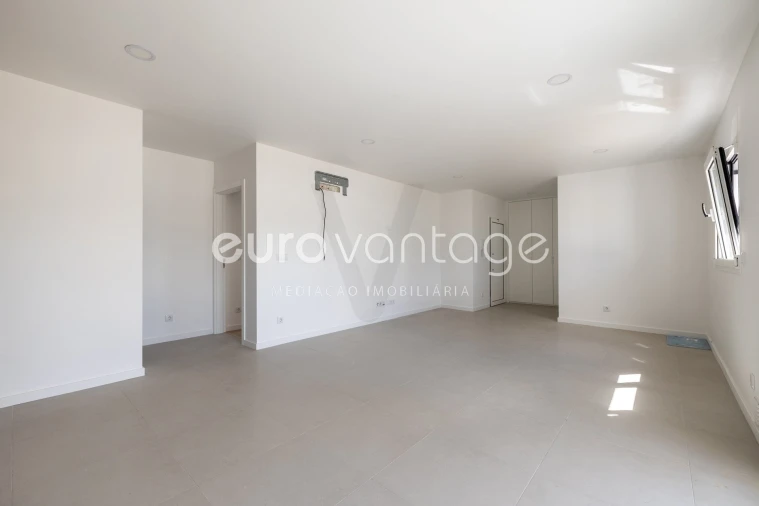 Apartamento T1 para Venda em Leiria, Pousos, Barreira e Cortes Foto 8