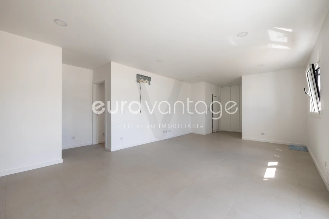 Apartamento T1 para Venda em Leiria, Pousos, Barreira e Cortes Foto 8