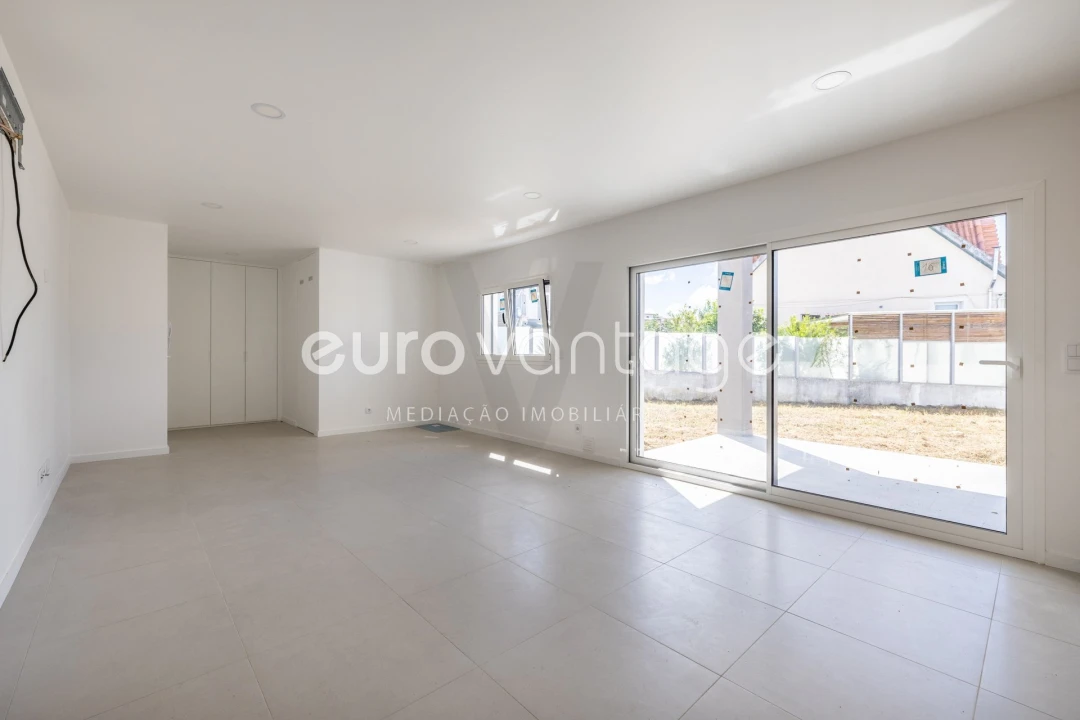 Apartamento T1 para Venda em Leiria, Pousos, Barreira e Cortes Foto 9