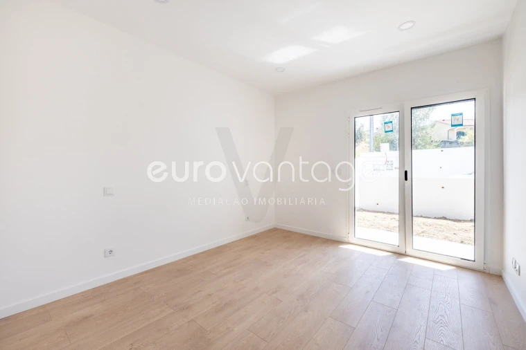 Apartamento T2 para Venda em Leiria, Pousos, Barreira e Cortes Foto 14
