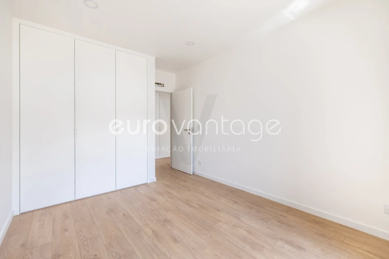 Apartamento T2 para Venda em Leiria, Pousos, Barreira e Cortes Foto 17