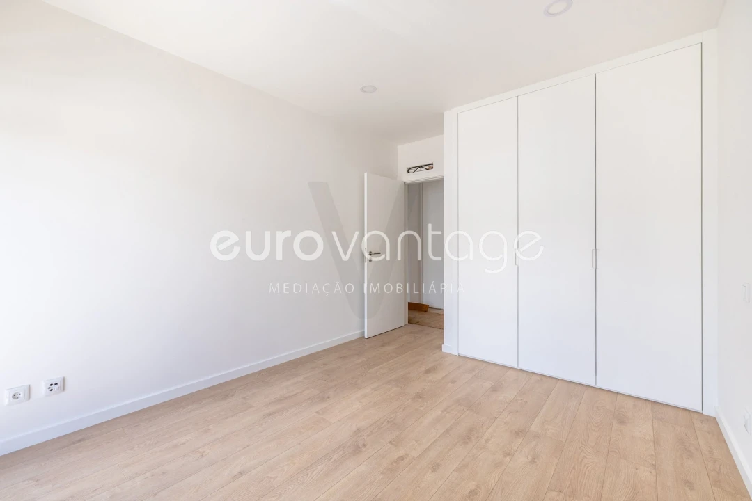 Apartamento T2 para Venda em Leiria, Pousos, Barreira e Cortes Foto 15