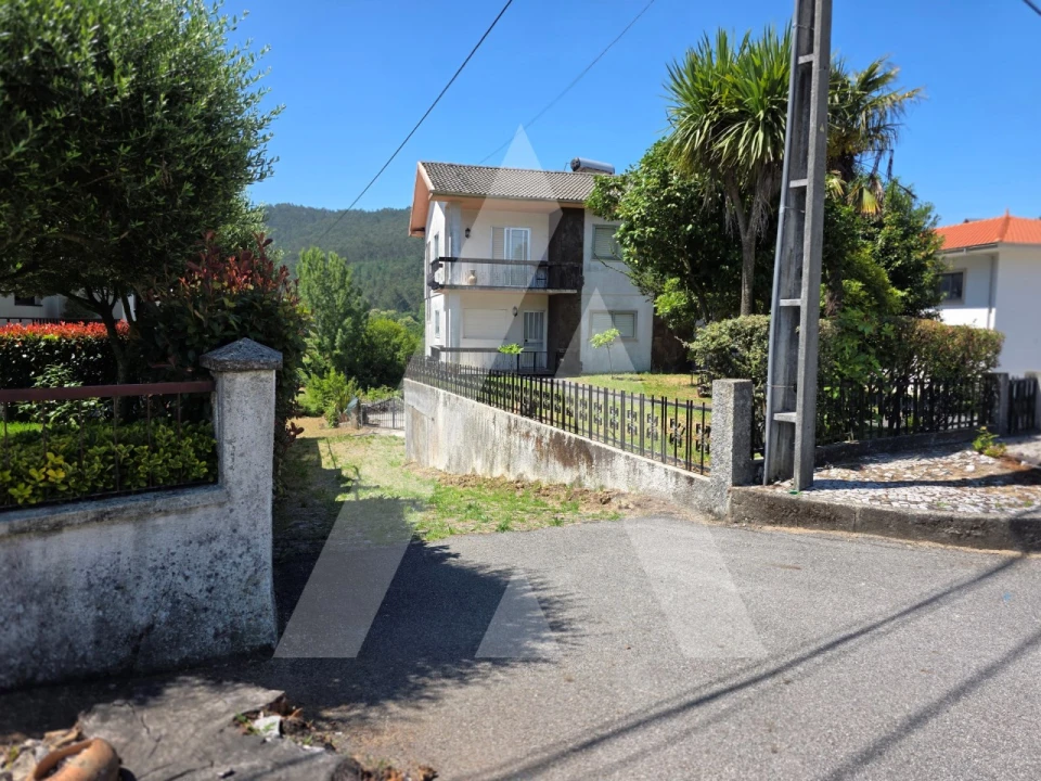 Moradia T4 para Venda em Carregosa Foto 2